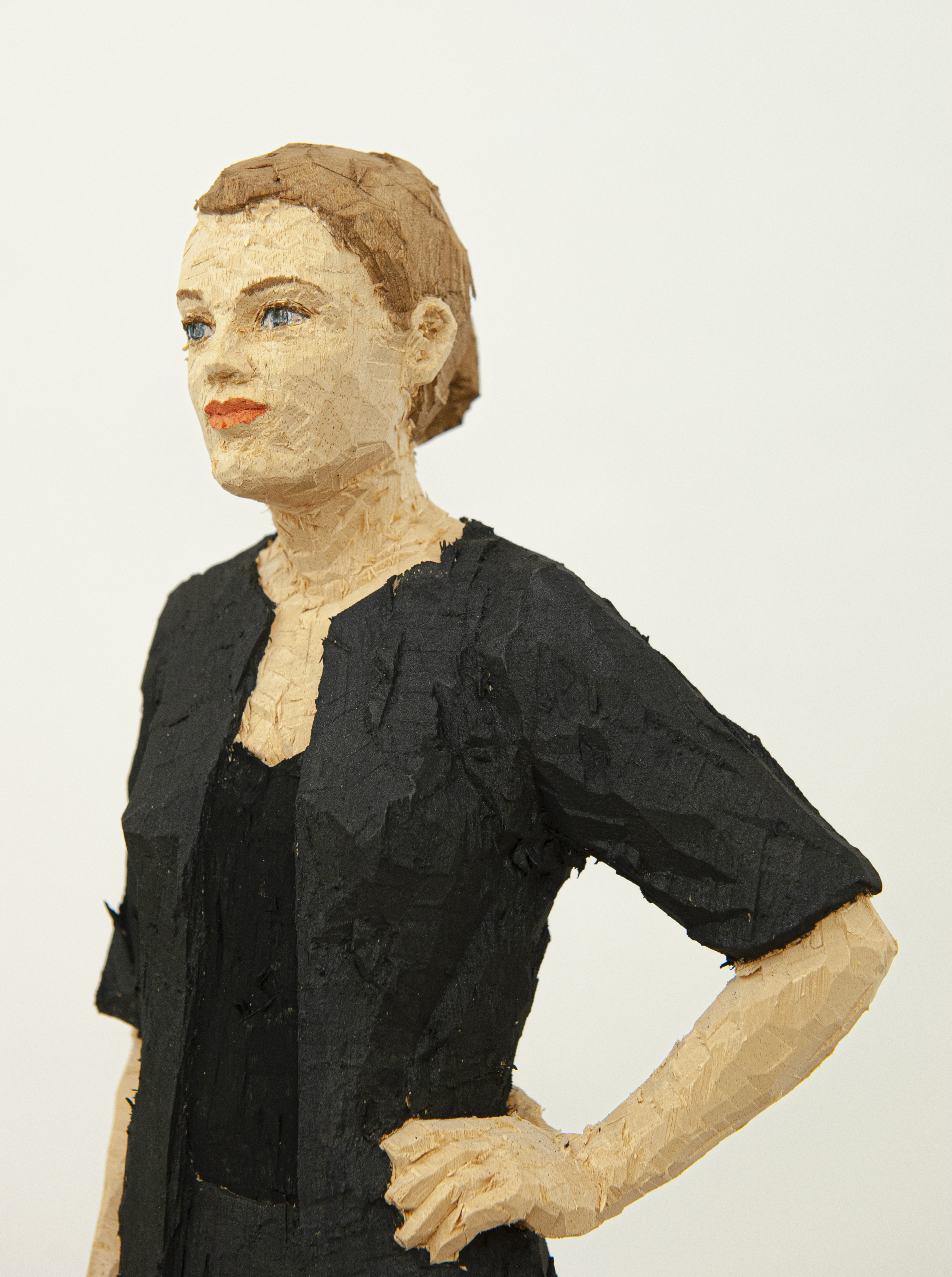 Stephan  Balkenhol - Frau mit schwarzem Kostm, 2021
